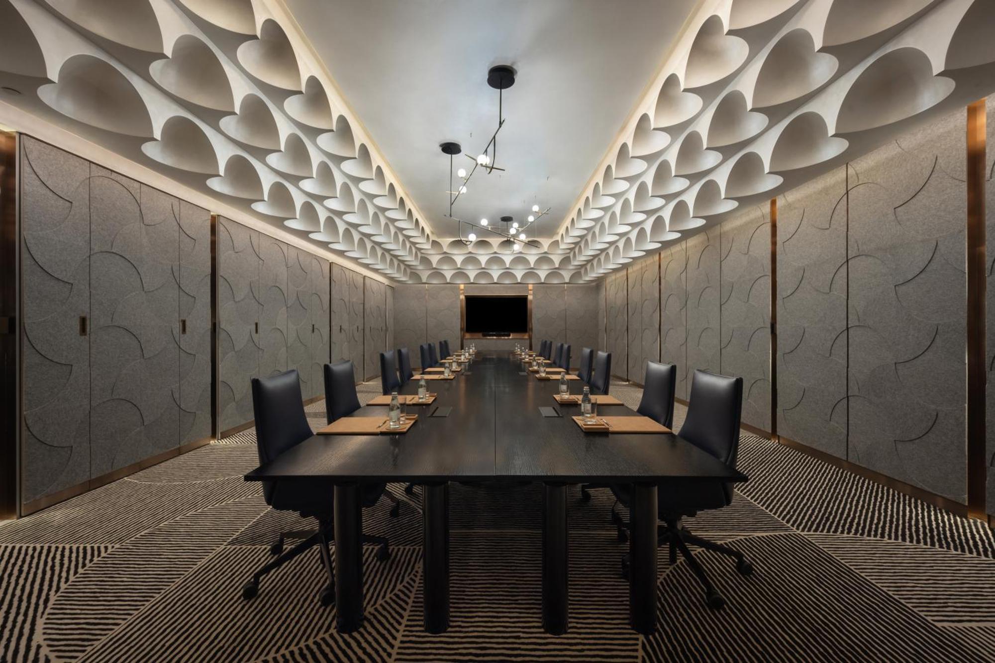 So/ Uptown Dubai Hotel Exterior foto The boardroom at the National Museum of Singapore