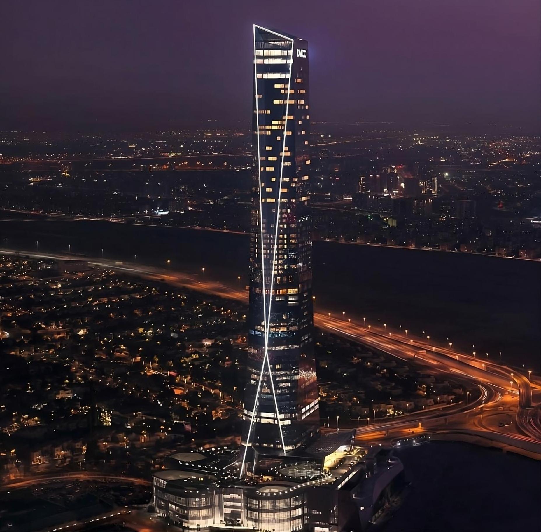 So/ Uptown Dubai Hotel Exterior foto The proposed tower at night
